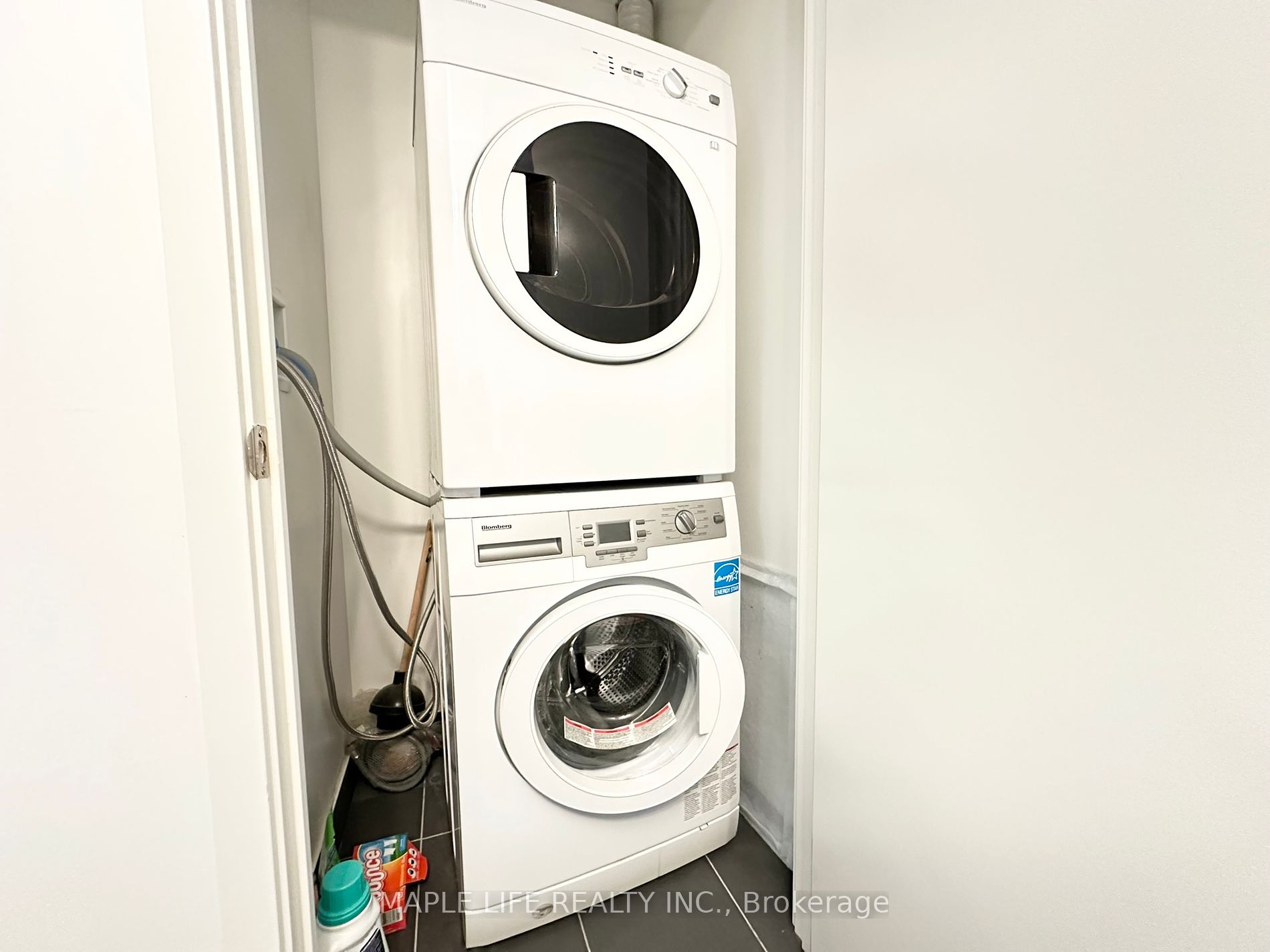 210 Simcoe St, #2309