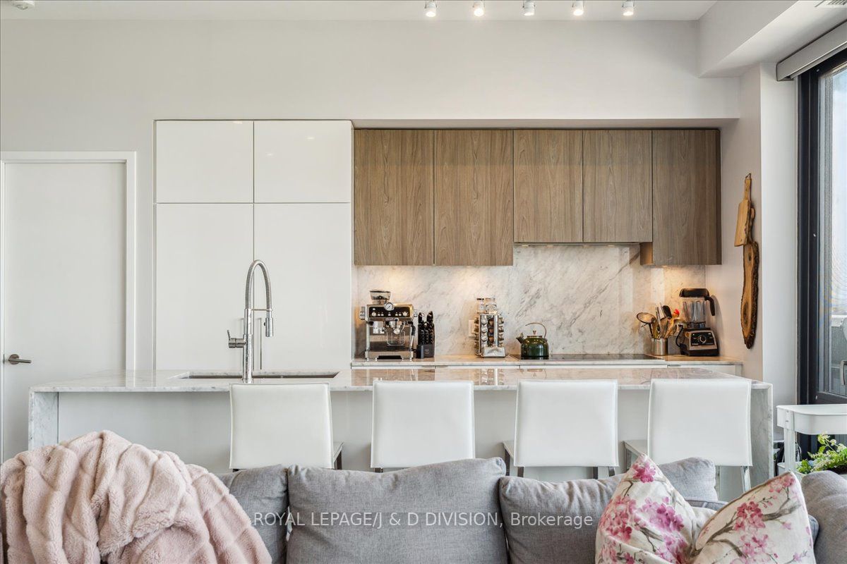 161 Roehampton Ave, #4501