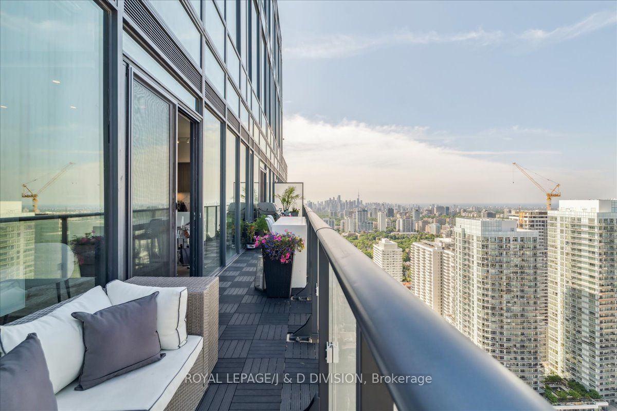 161 Roehampton Ave, #4501