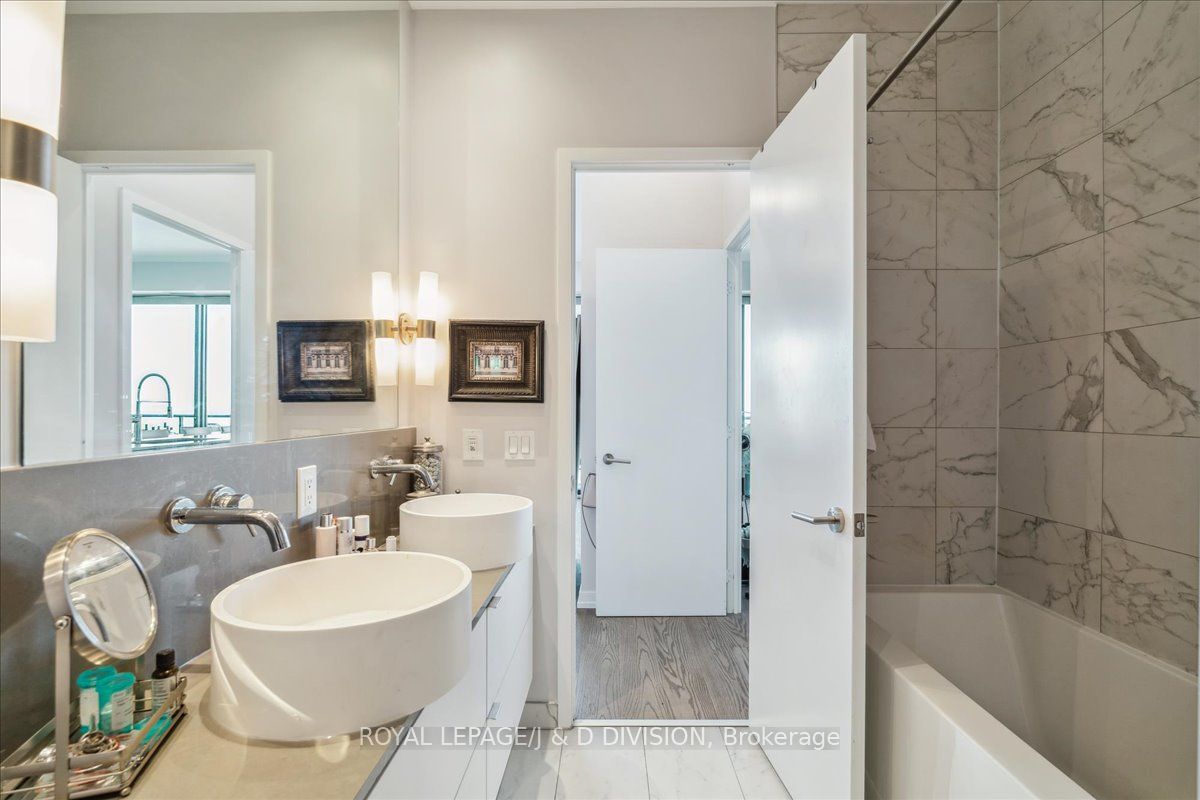 161 Roehampton Ave, #4501