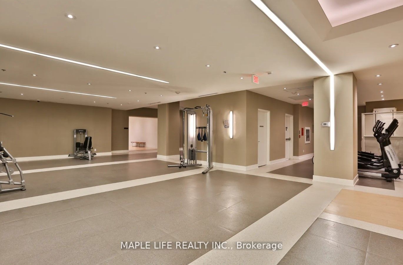 111 St Clair Ave W, #817