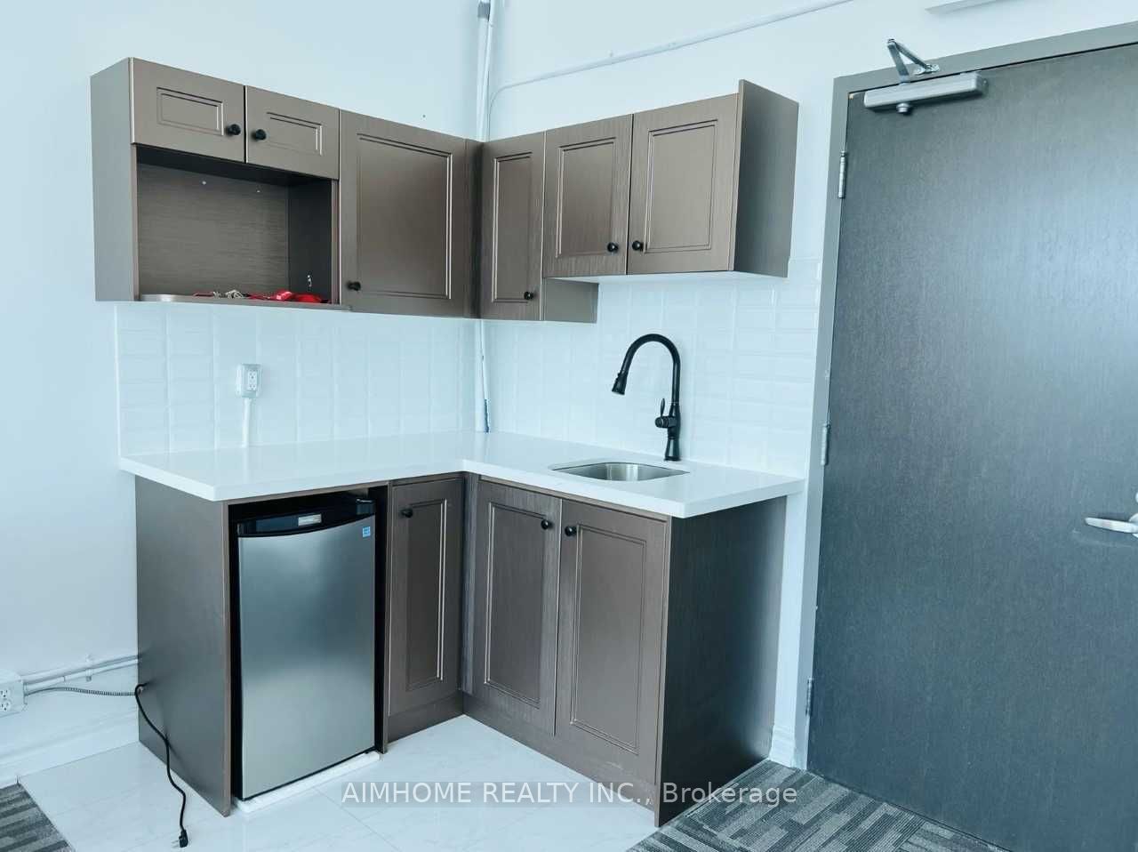 4750 Yonge St, #333