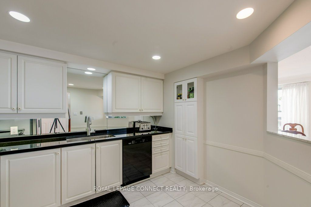 1818 Bayview Ave, #608