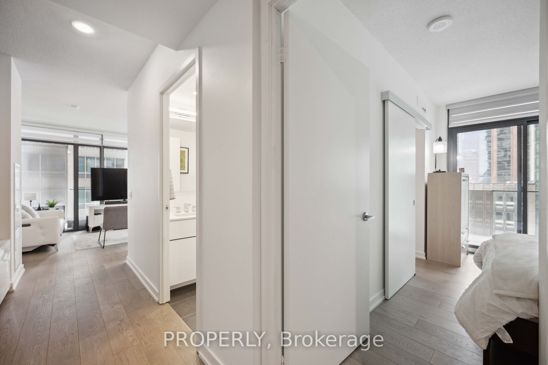 25 Richmond St E, #1105