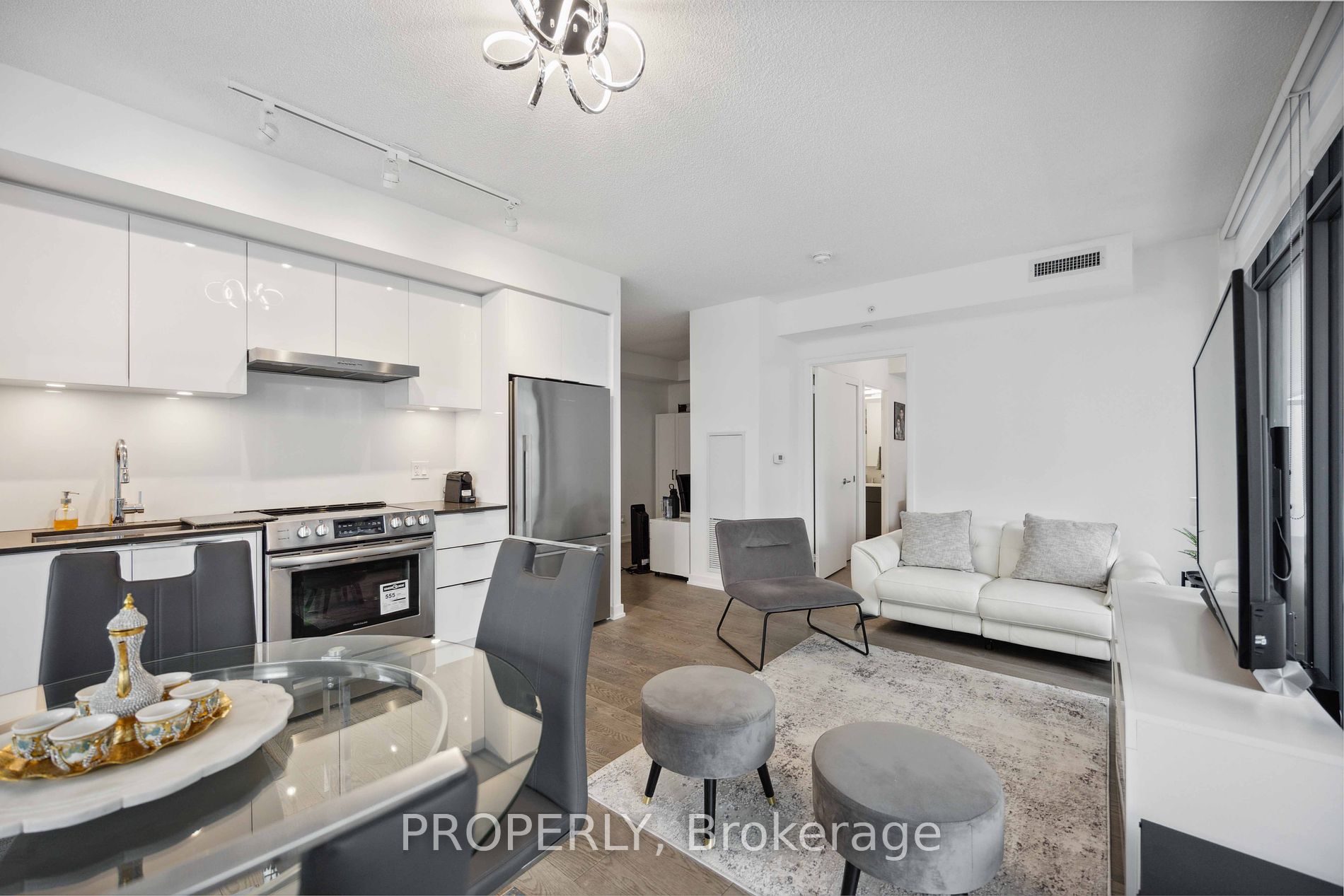 25 Richmond St E, #1105