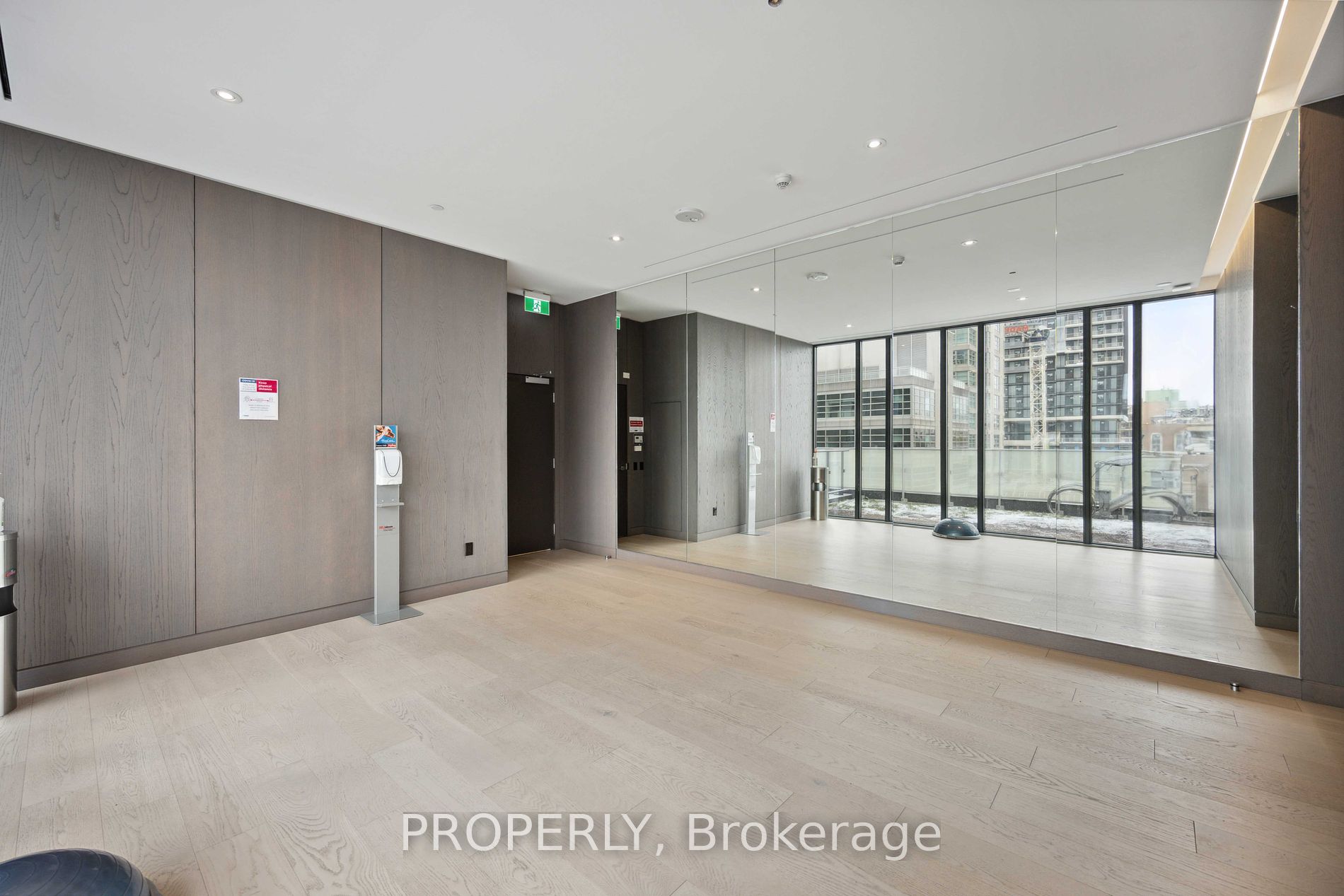 25 Richmond St E, #1105