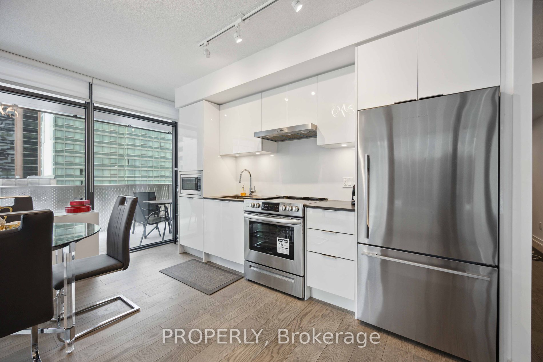 25 Richmond St E, #1105