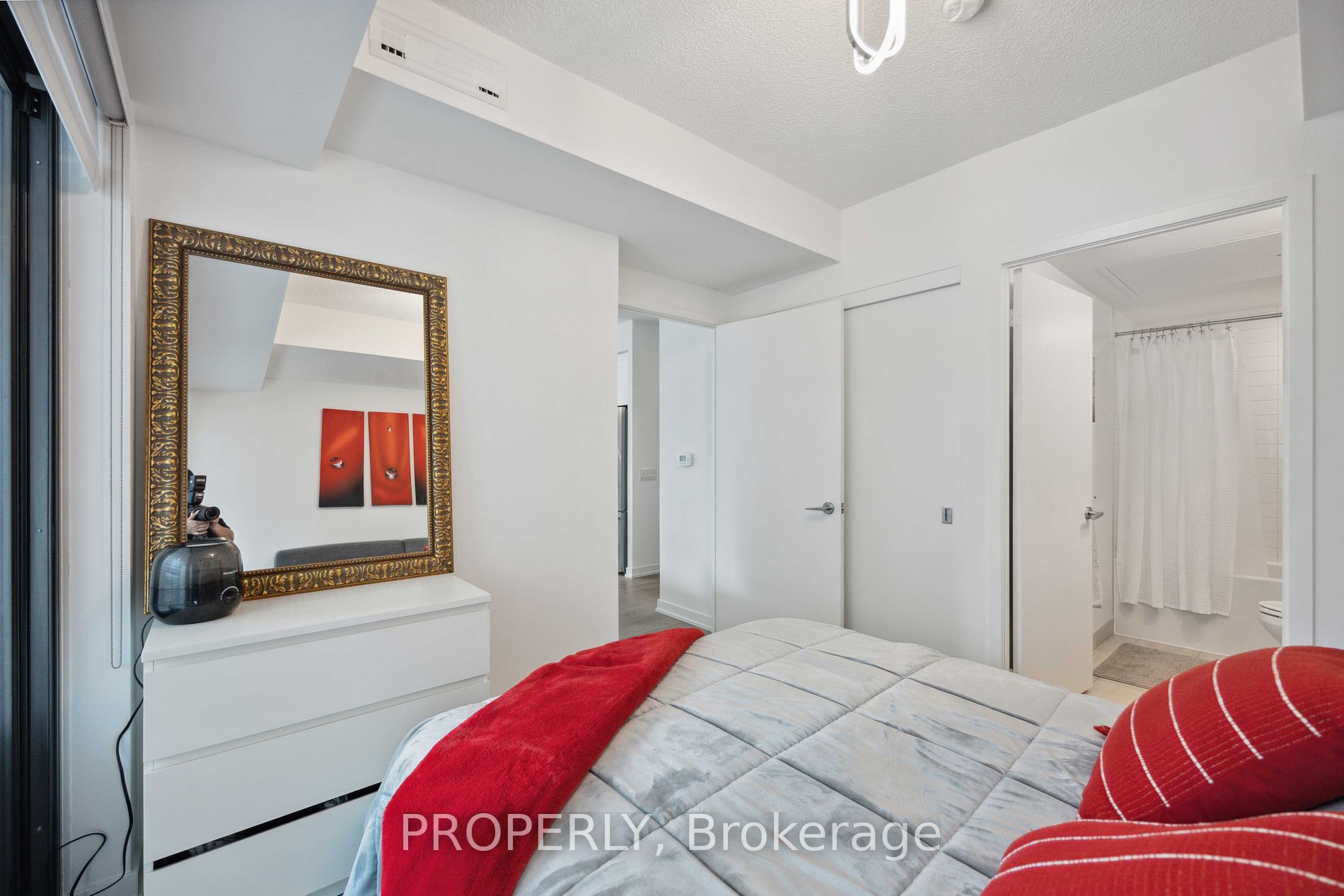 25 Richmond St E, #1105