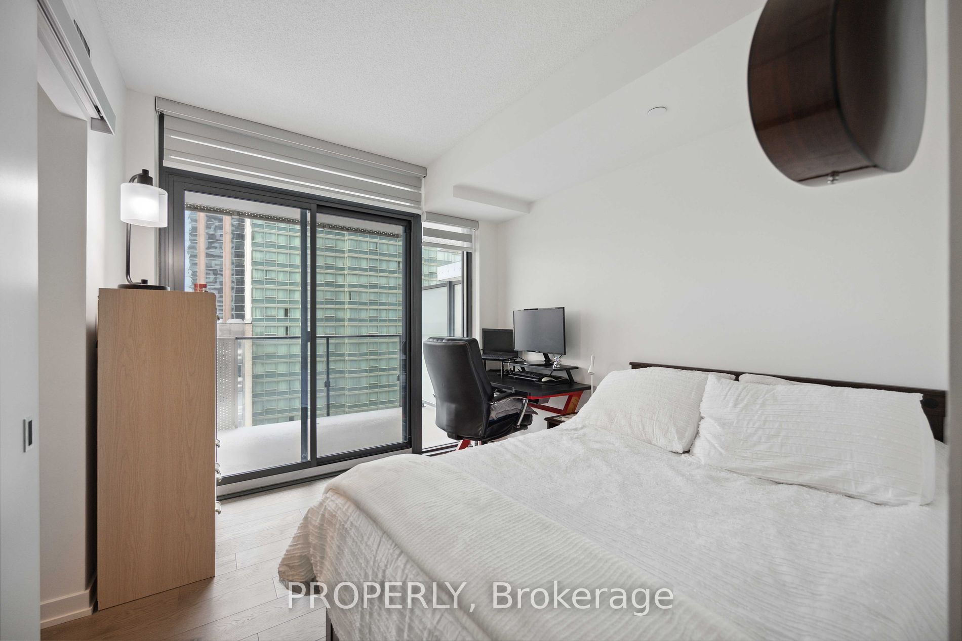 25 Richmond St E, #1105
