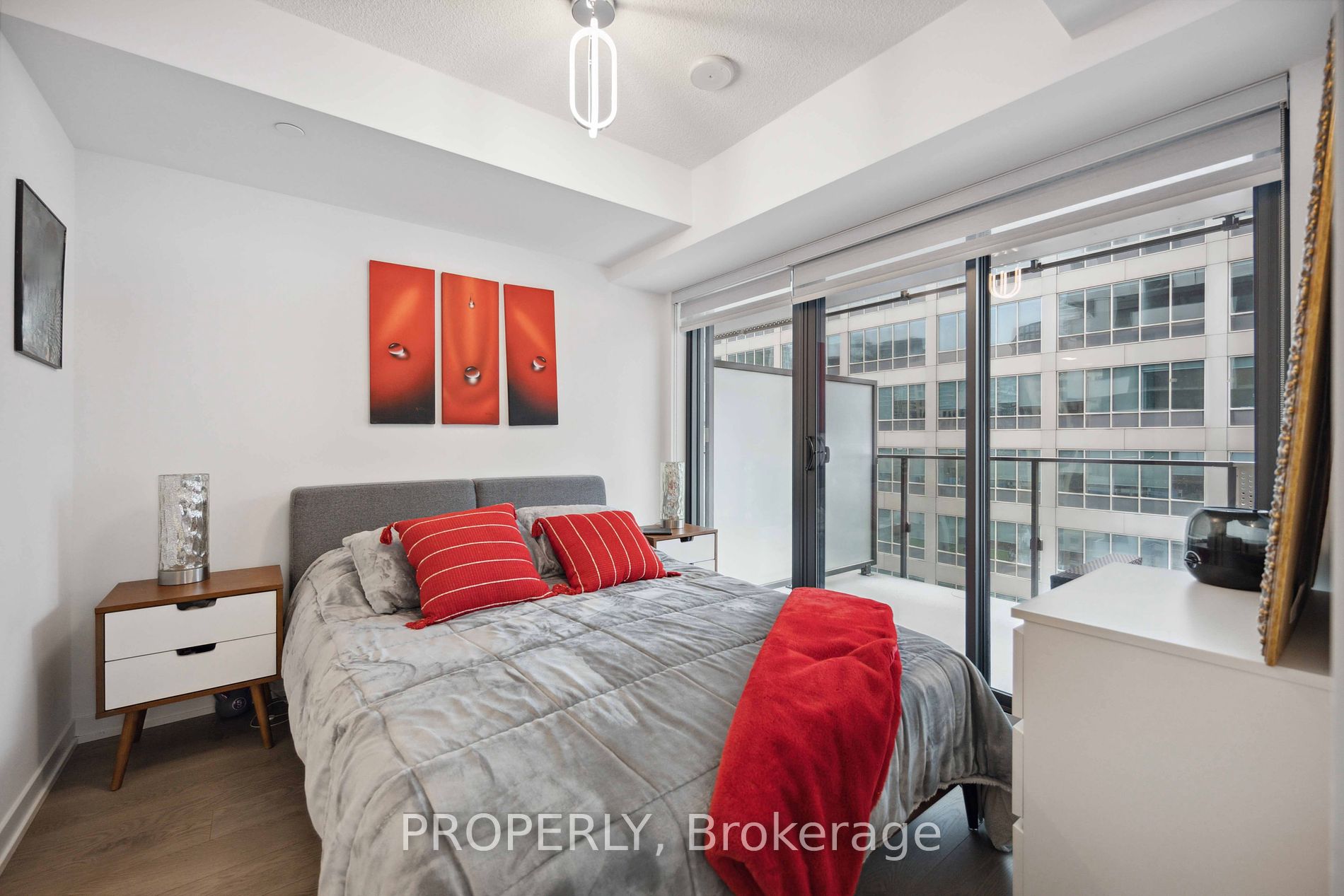 25 Richmond St E, #1105