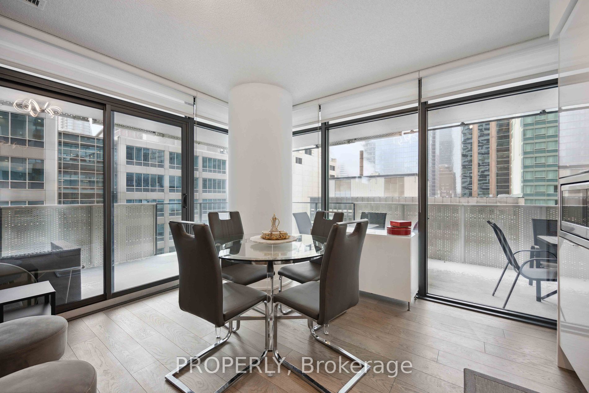 25 Richmond St E, #1105