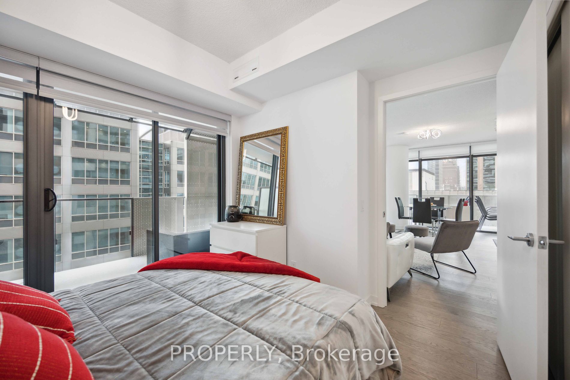 25 Richmond St E, #1105