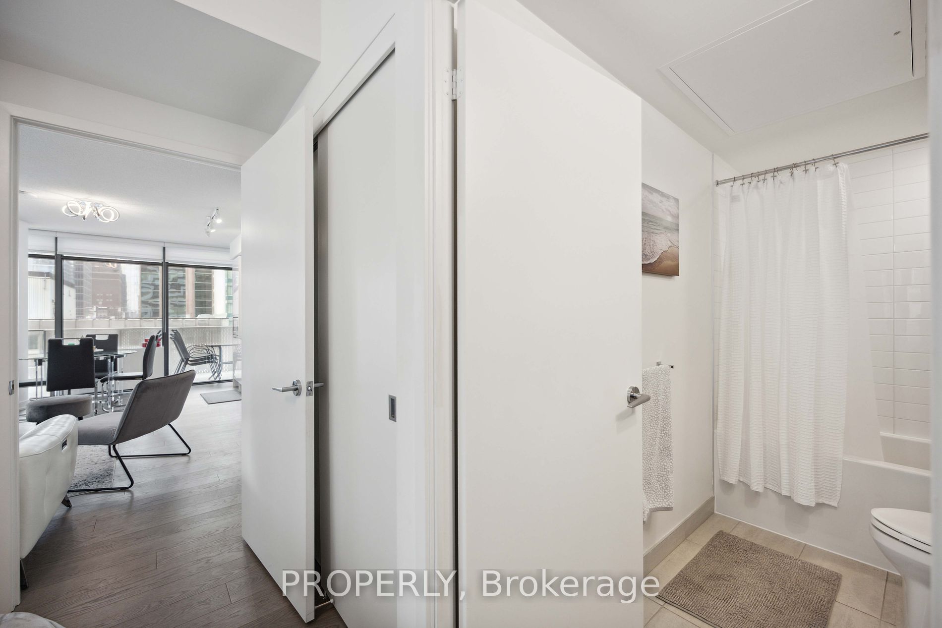 25 Richmond St E, #1105
