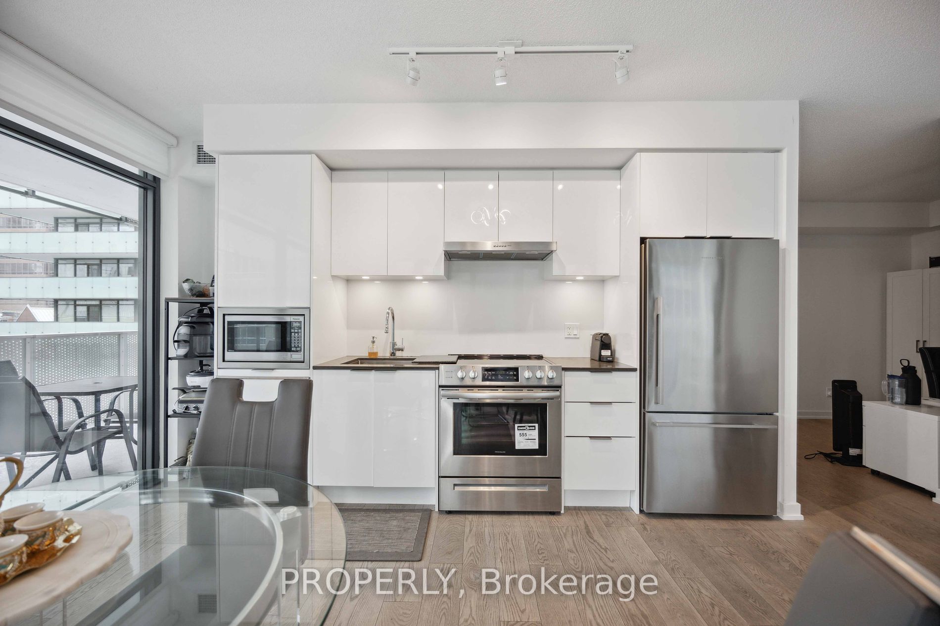 25 Richmond St E, #1105