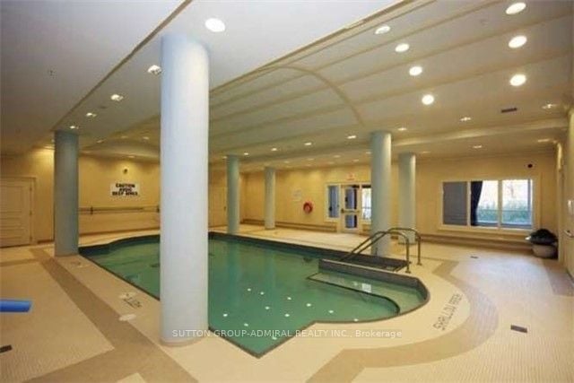 23 Rean Dr, #402