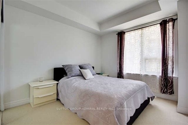 23 Rean Dr, #402