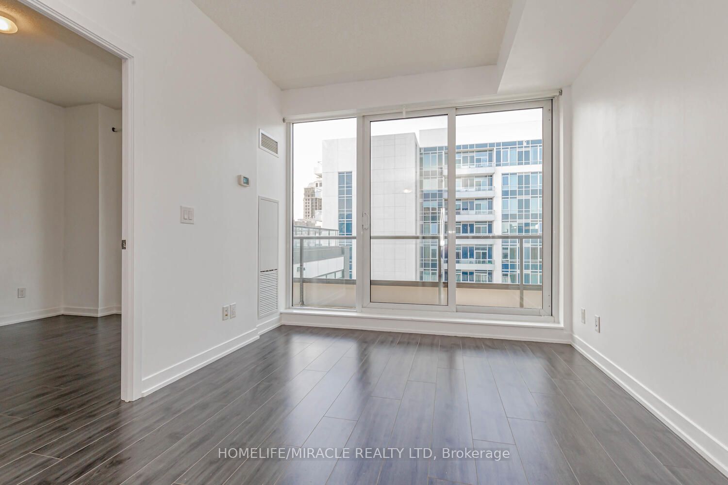 18 Rean Dr, #711