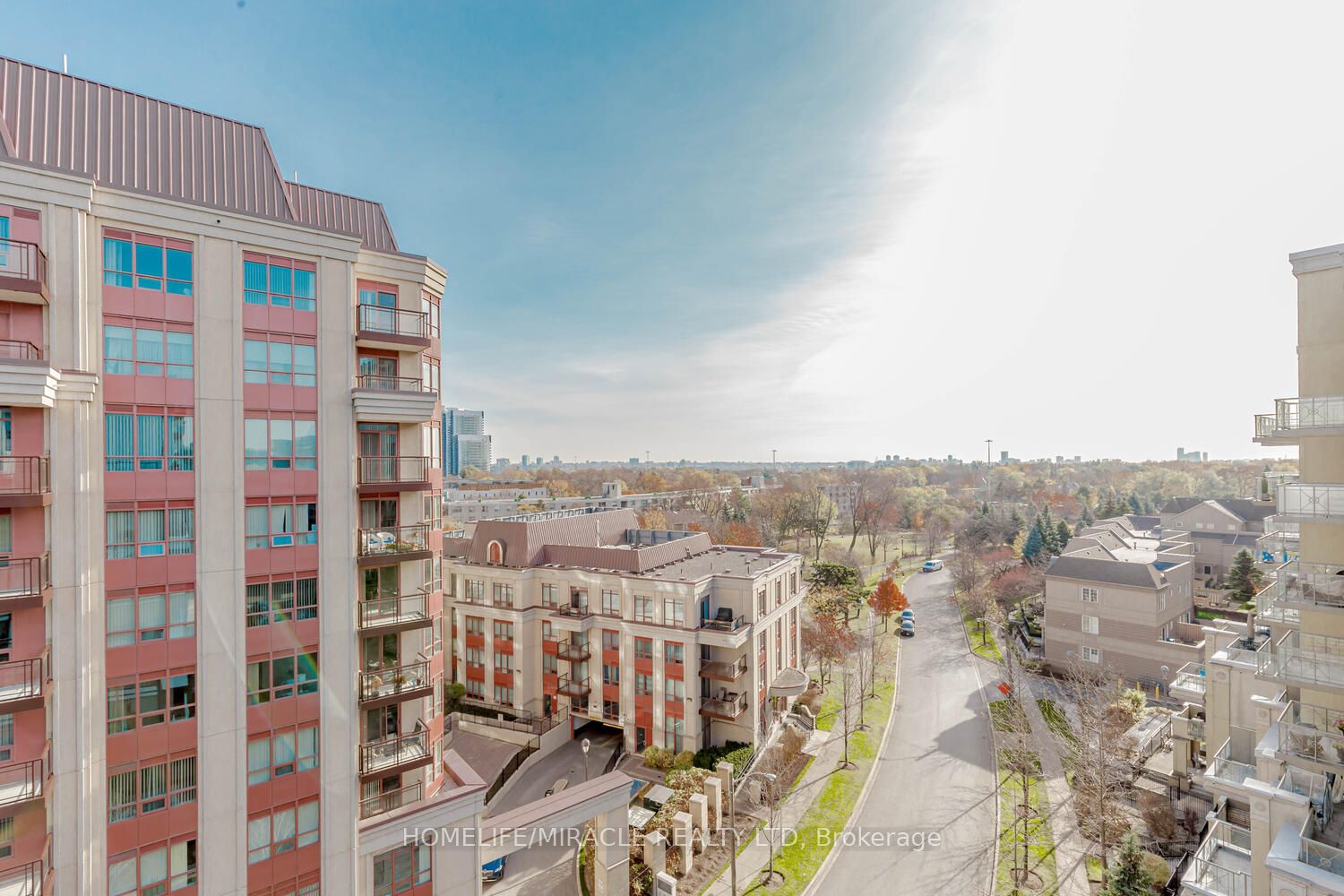18 Rean Dr, #711