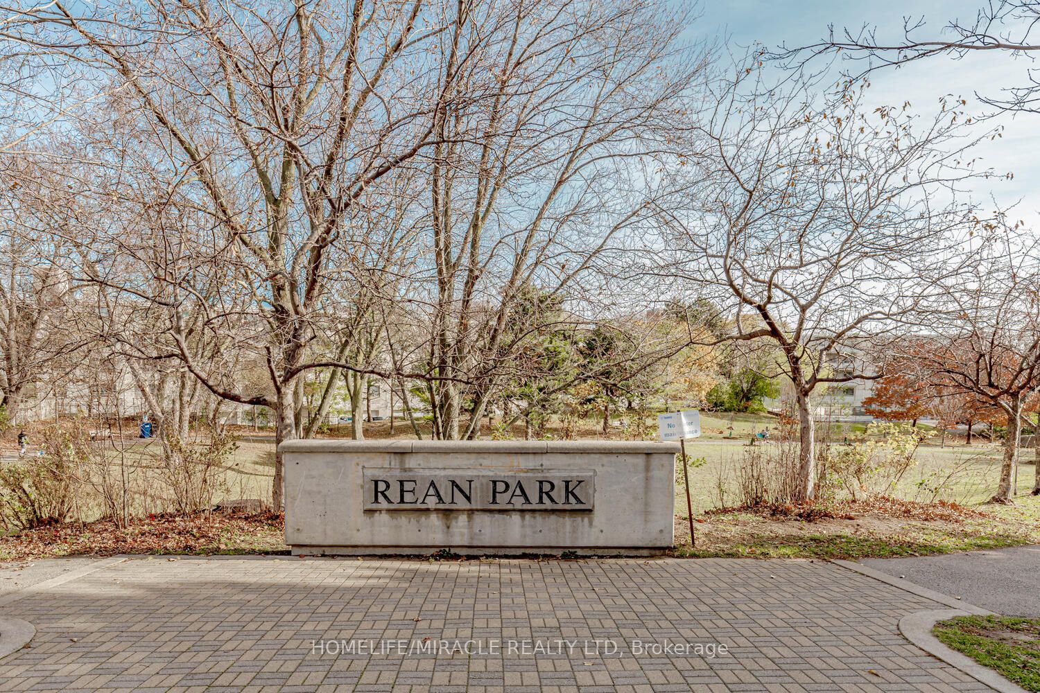 18 Rean Dr, #711