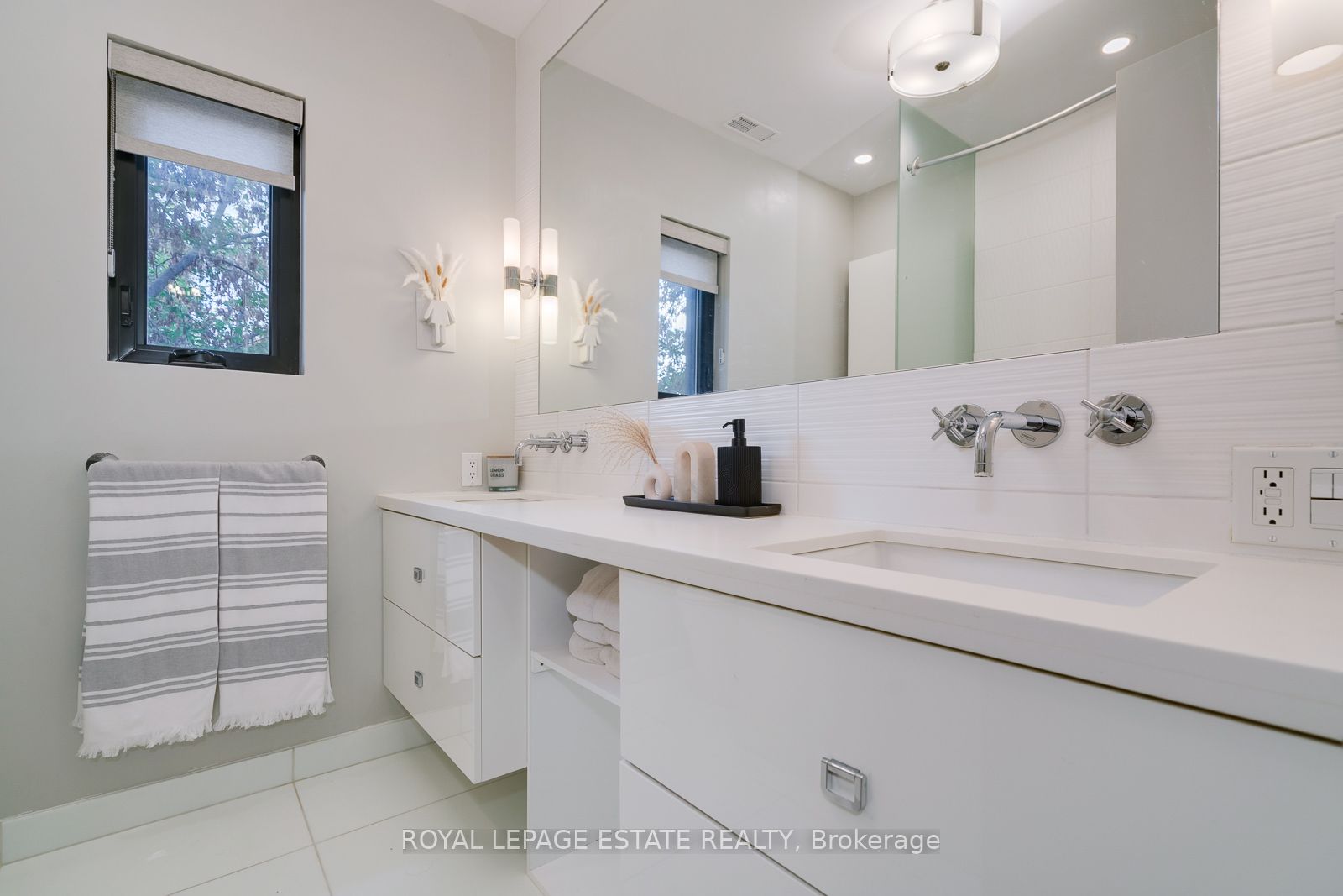 32 Servington Crescent