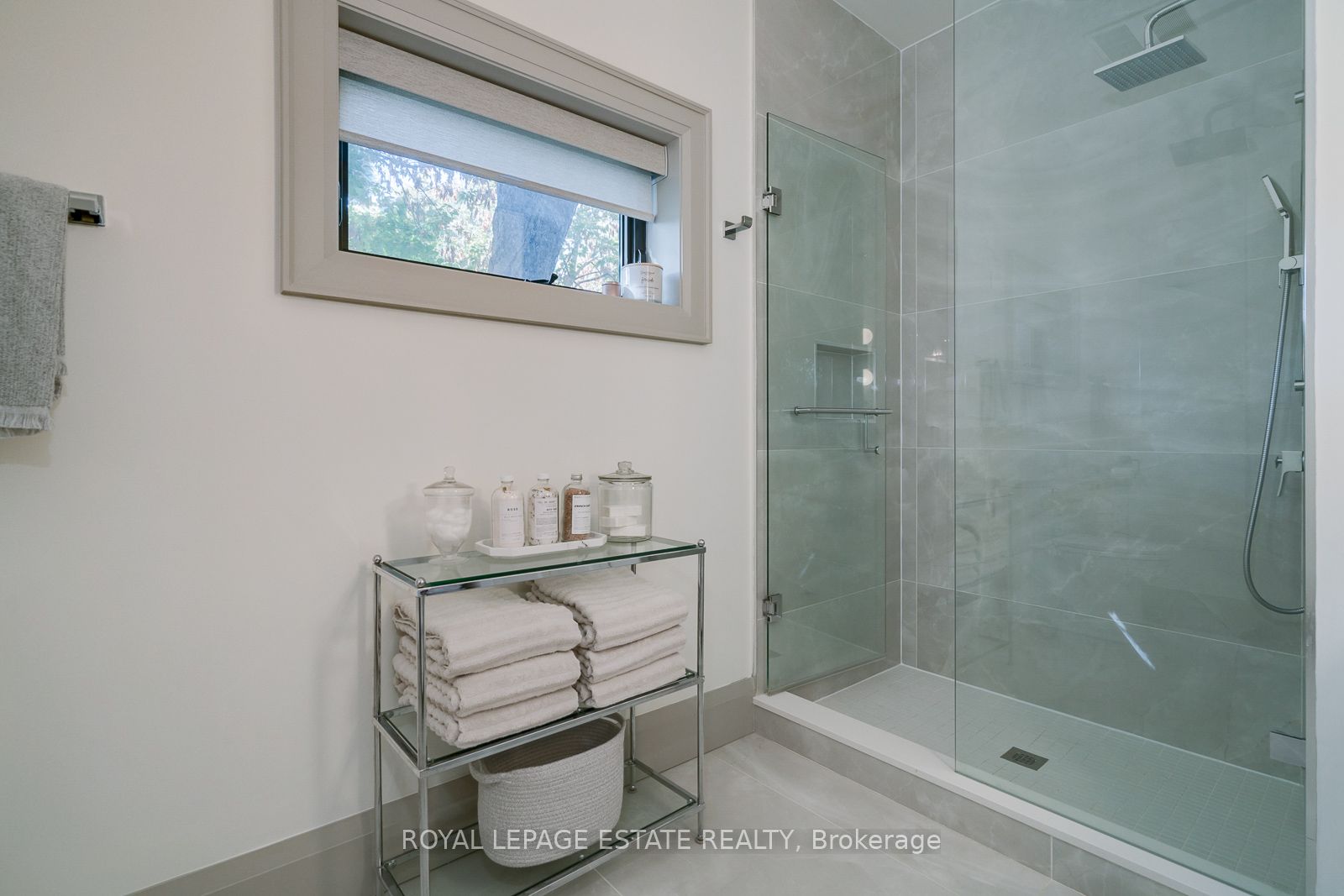 32 Servington Crescent