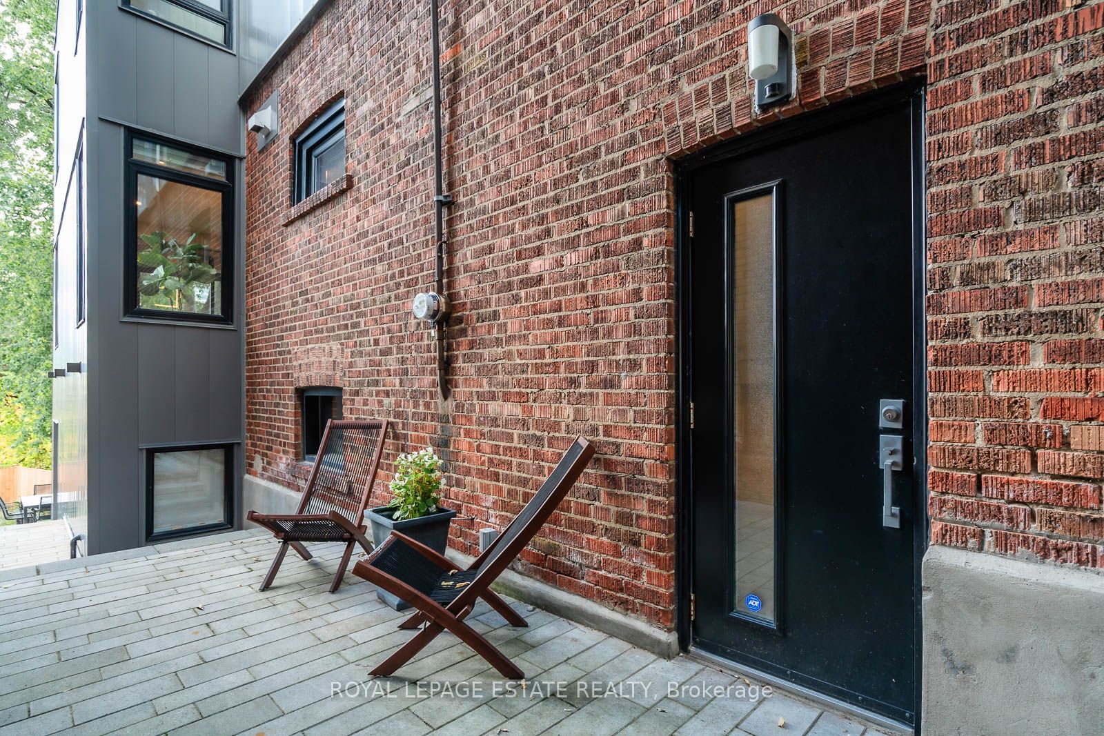 32 Servington Crescent
