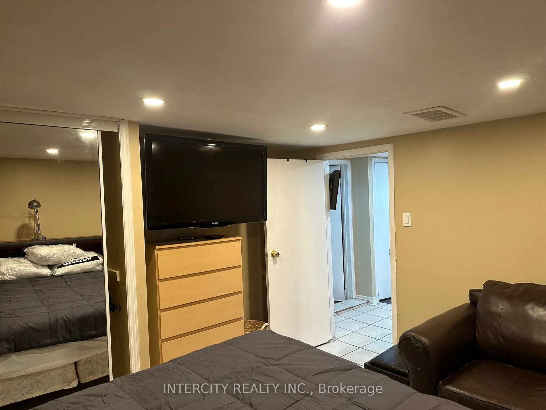 222 Combe Avenue, #BSMT