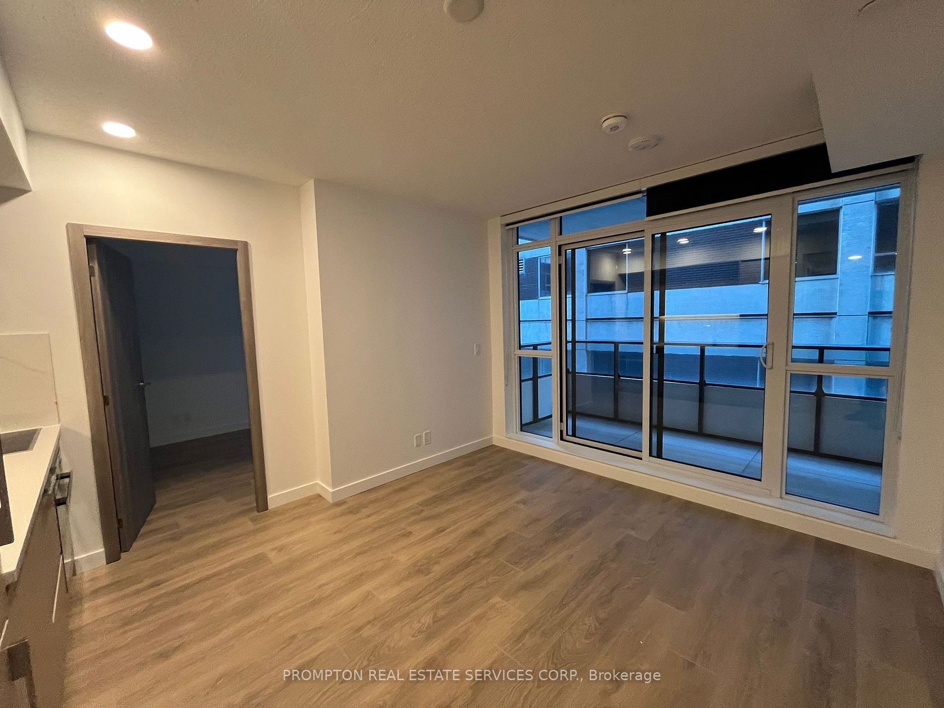 38 Widmer Street, #608