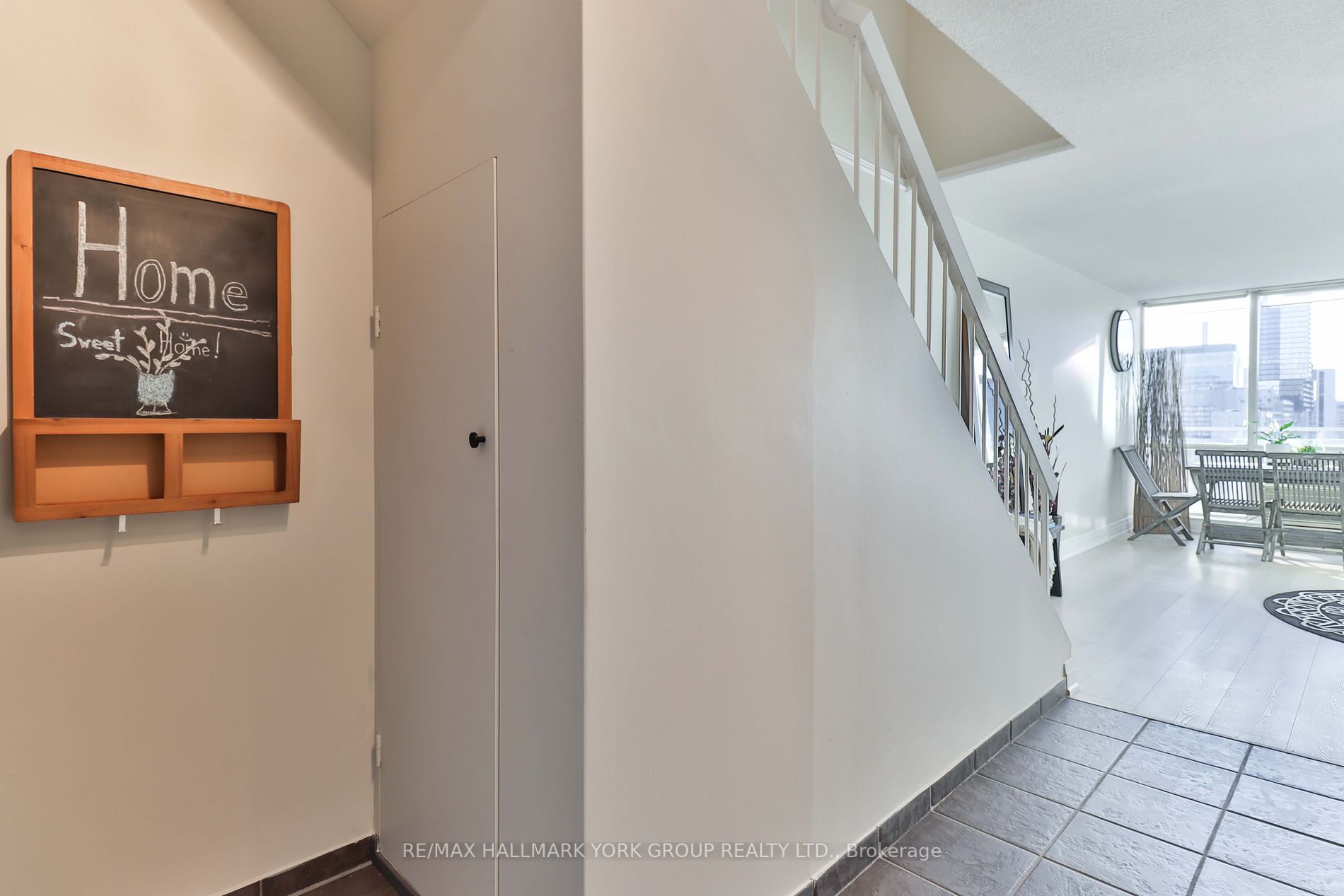 86 Gerrard St E, #22C