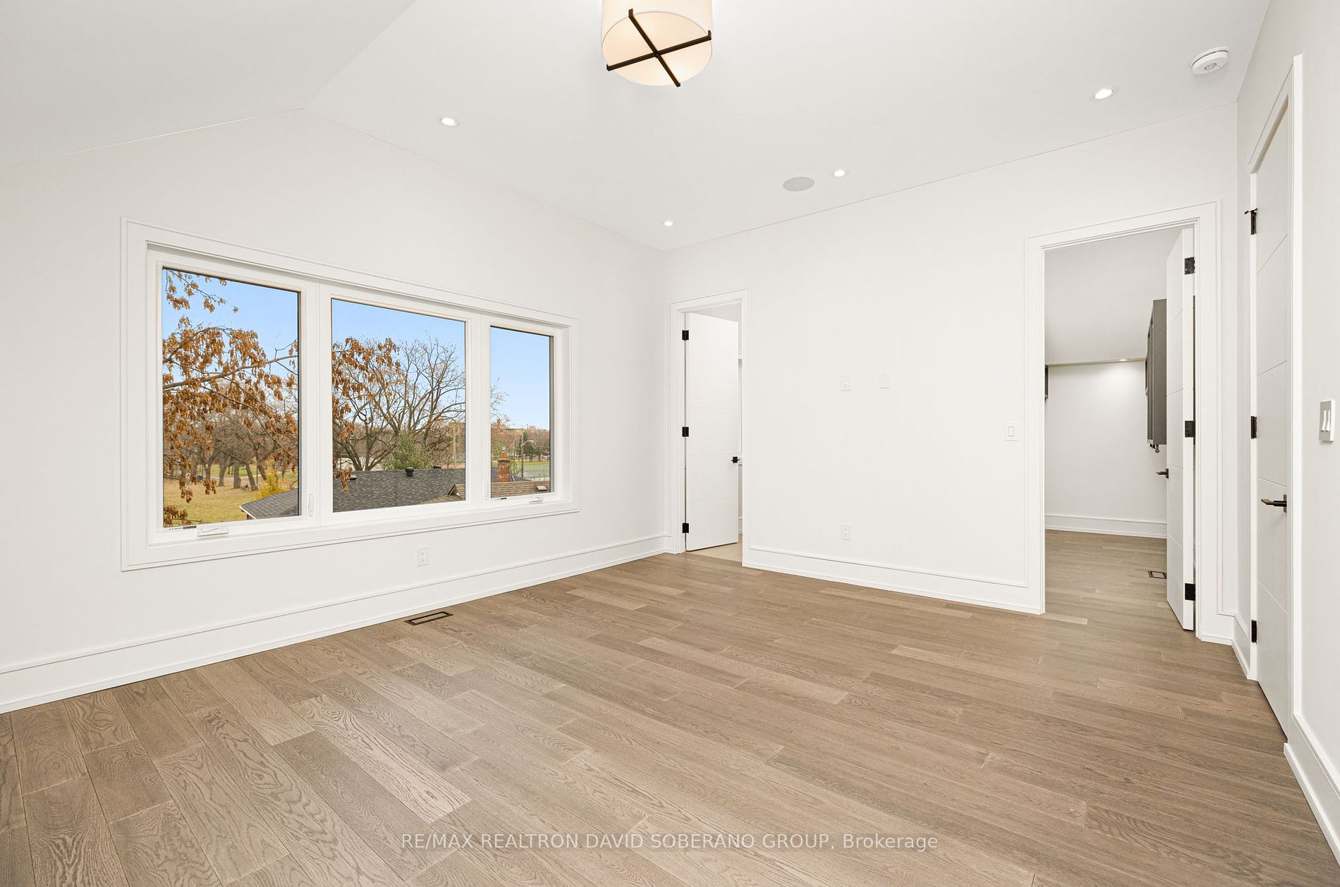 5 Yeomans Rd