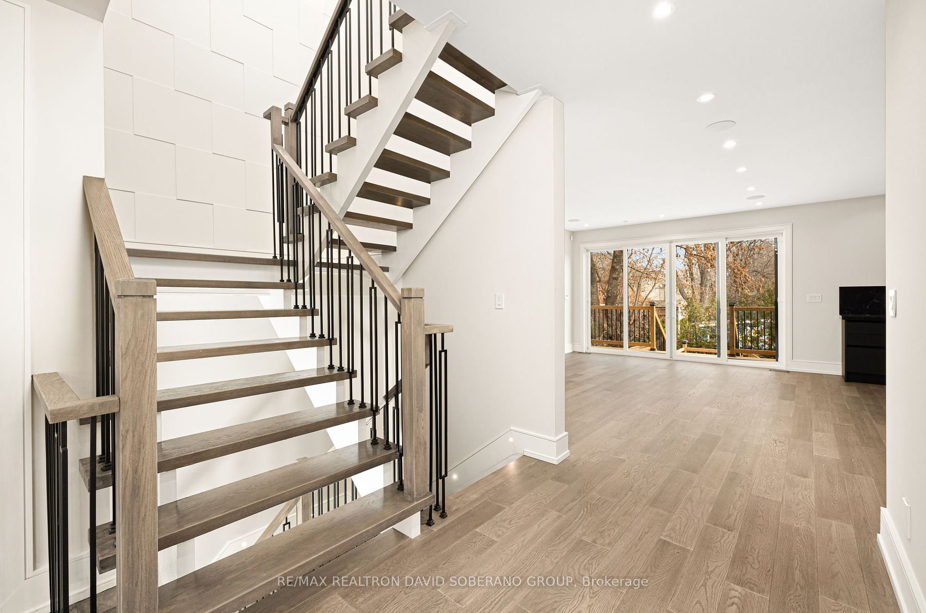 5 Yeomans Rd