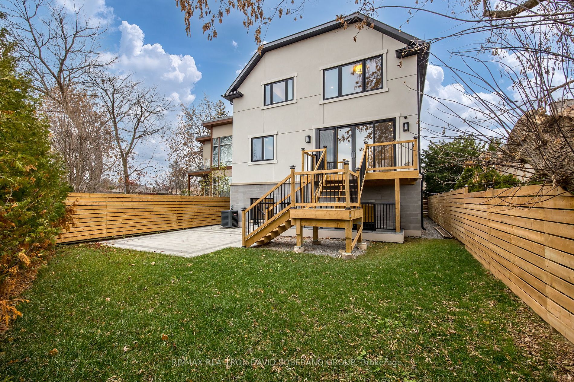 5 Yeomans Rd