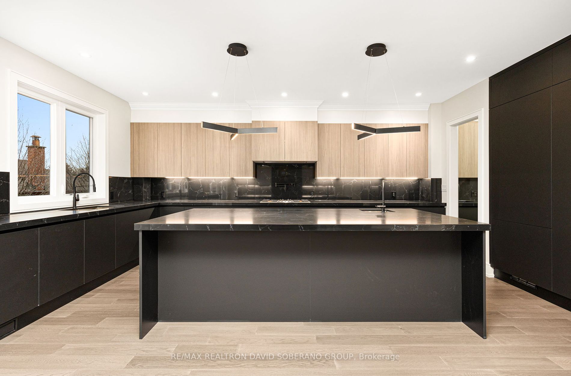5 Yeomans Rd