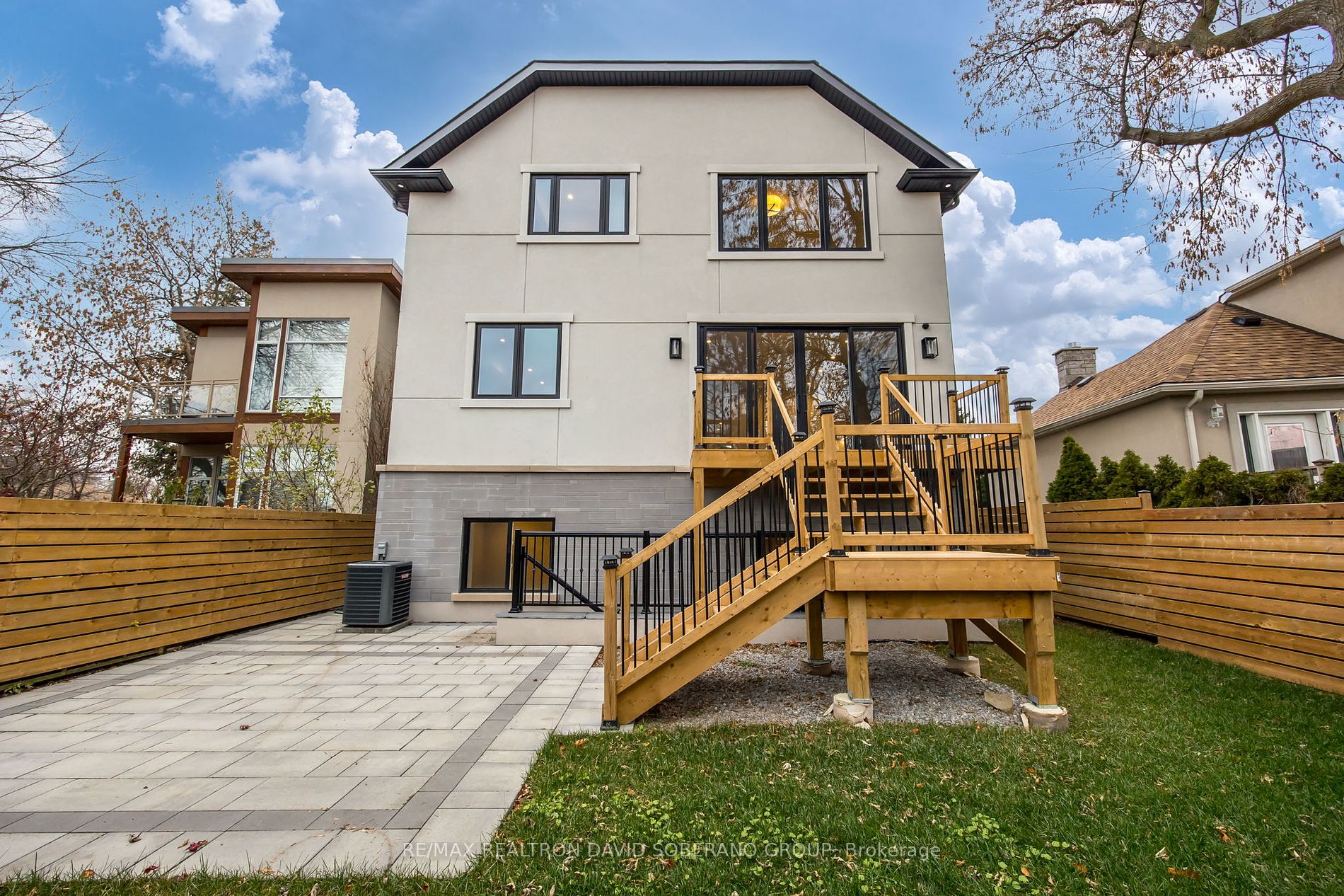 5 Yeomans Rd