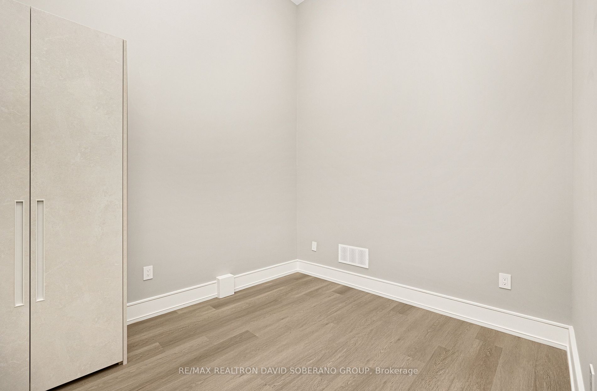 5 Yeomans Rd