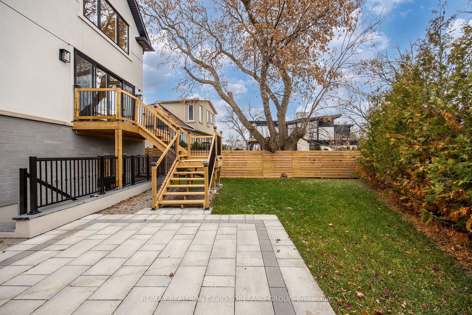 5 Yeomans Rd