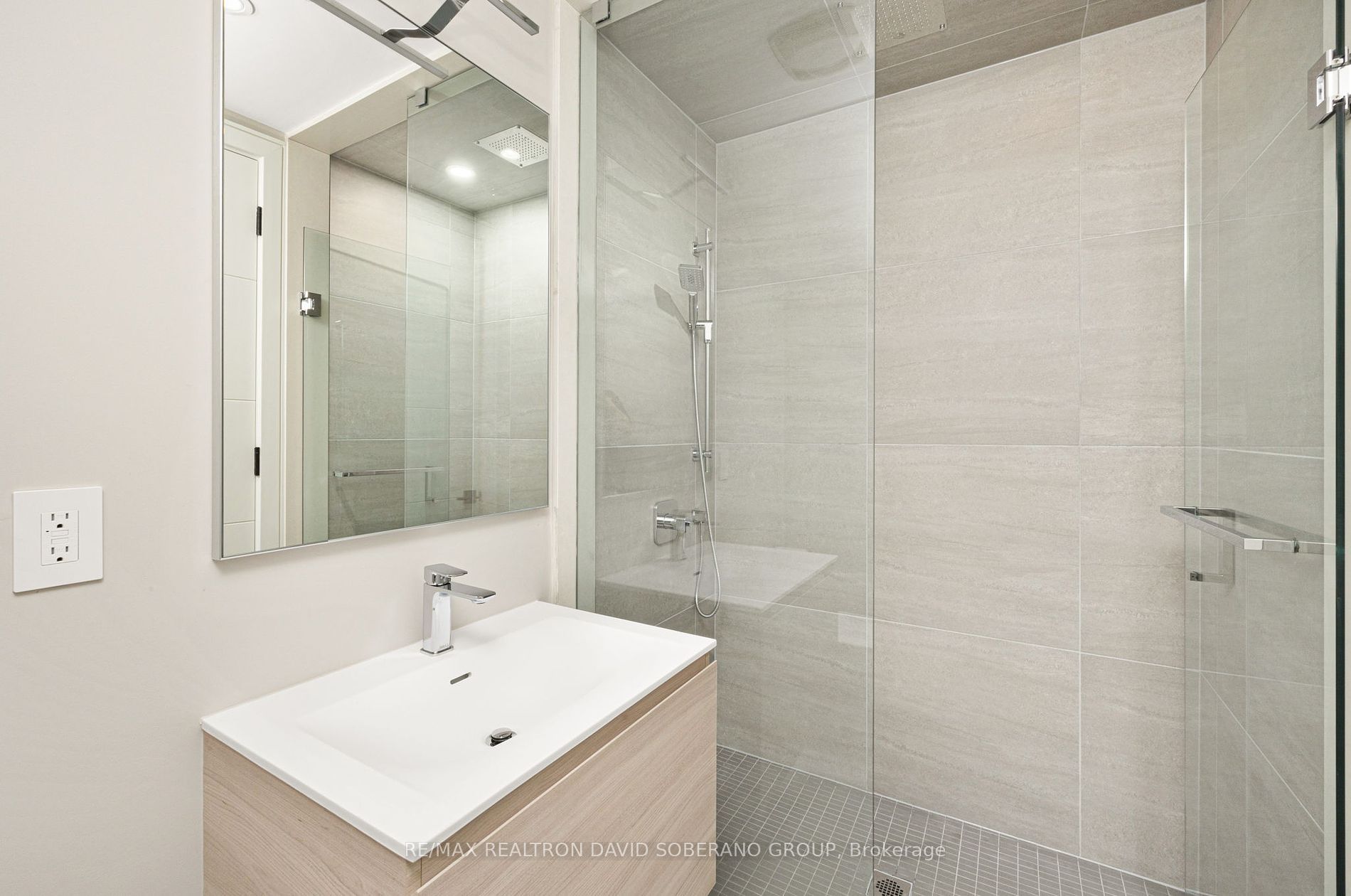 5 Yeomans Rd