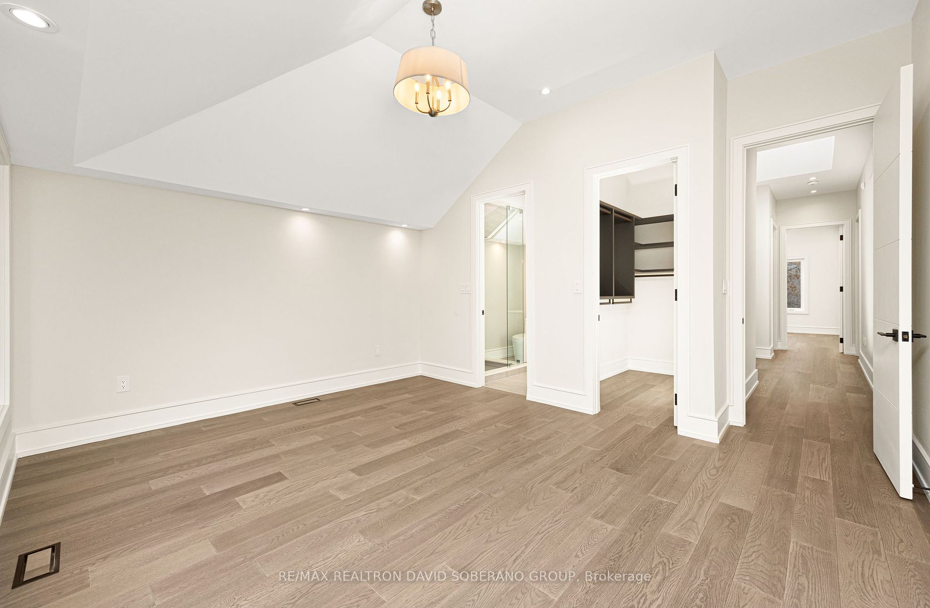 5 Yeomans Rd