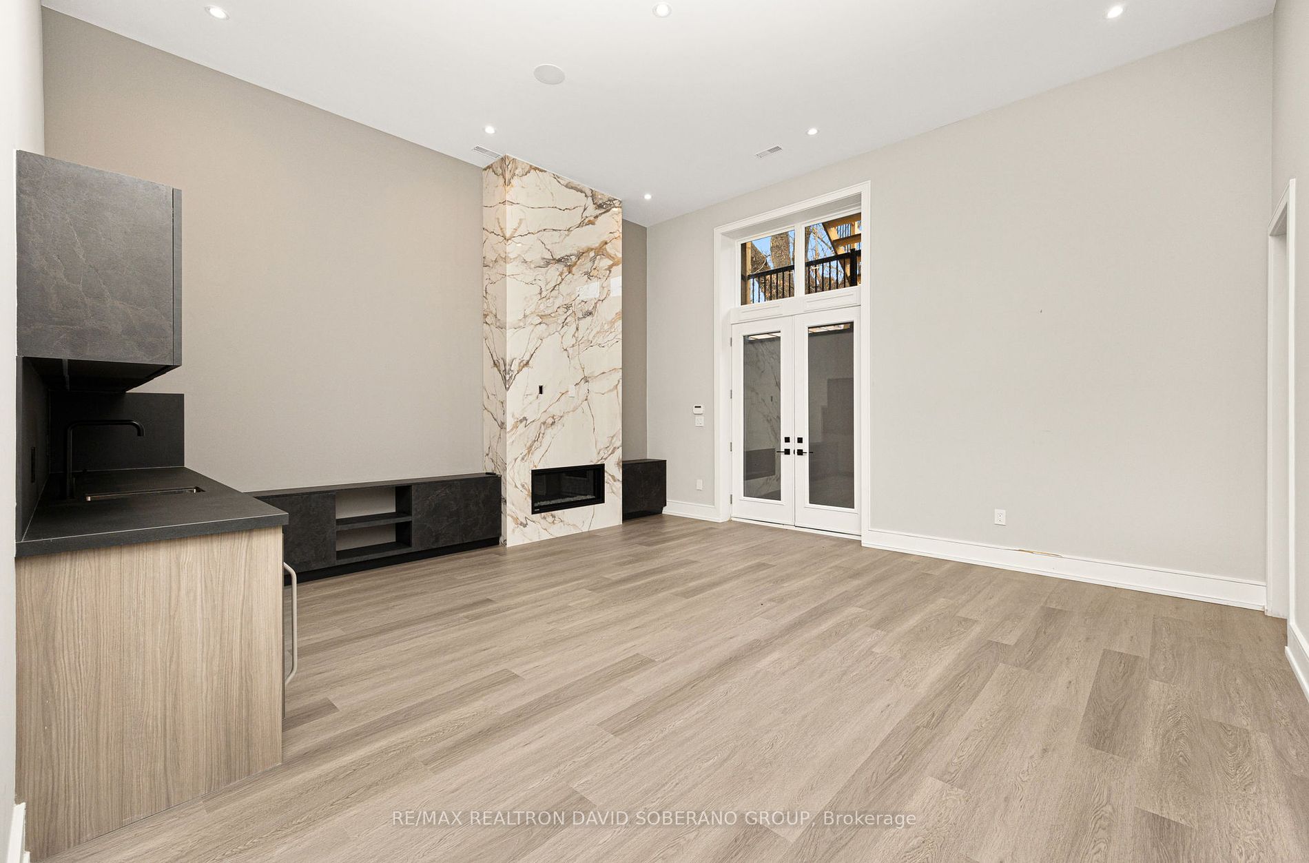 5 Yeomans Rd