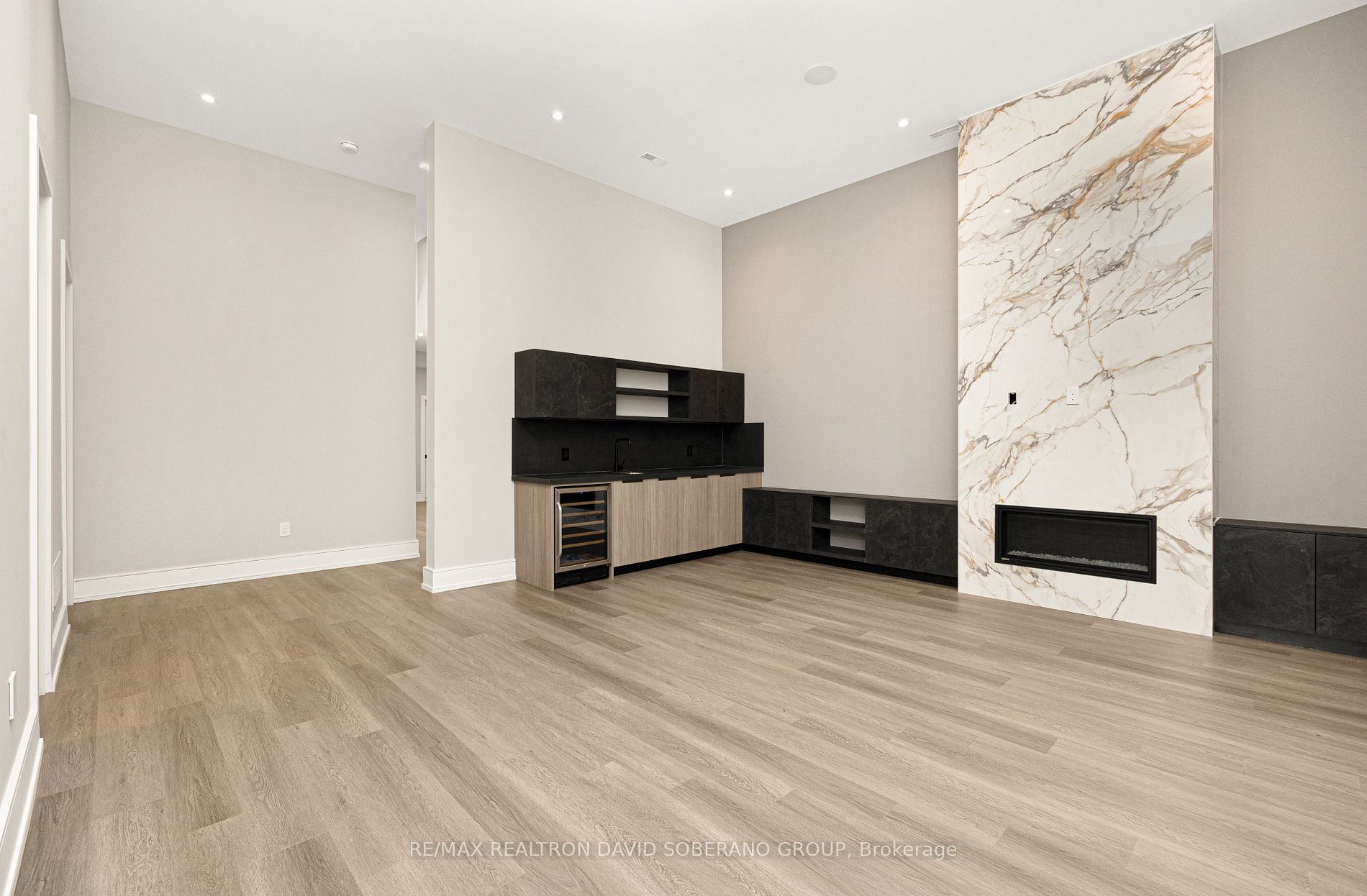 5 Yeomans Rd