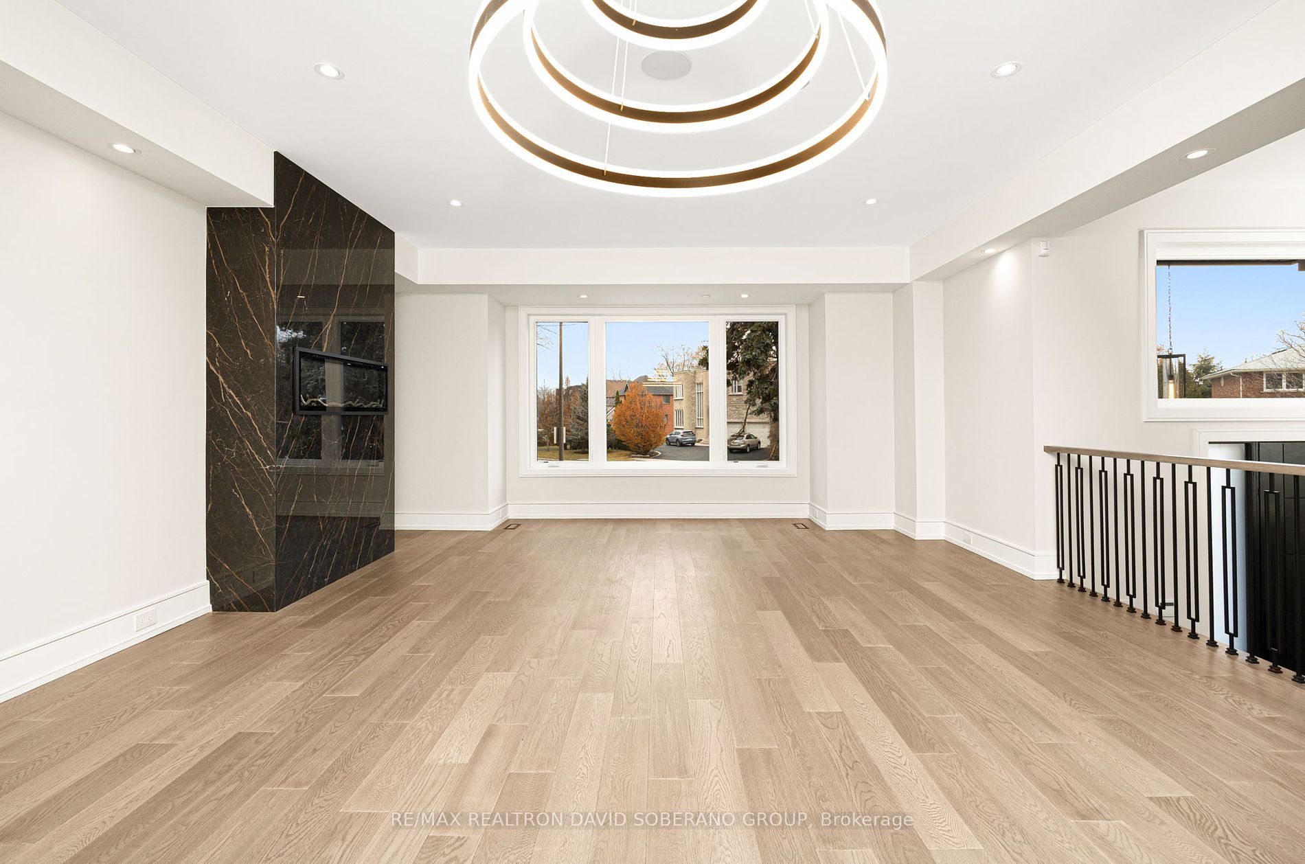5 Yeomans Rd