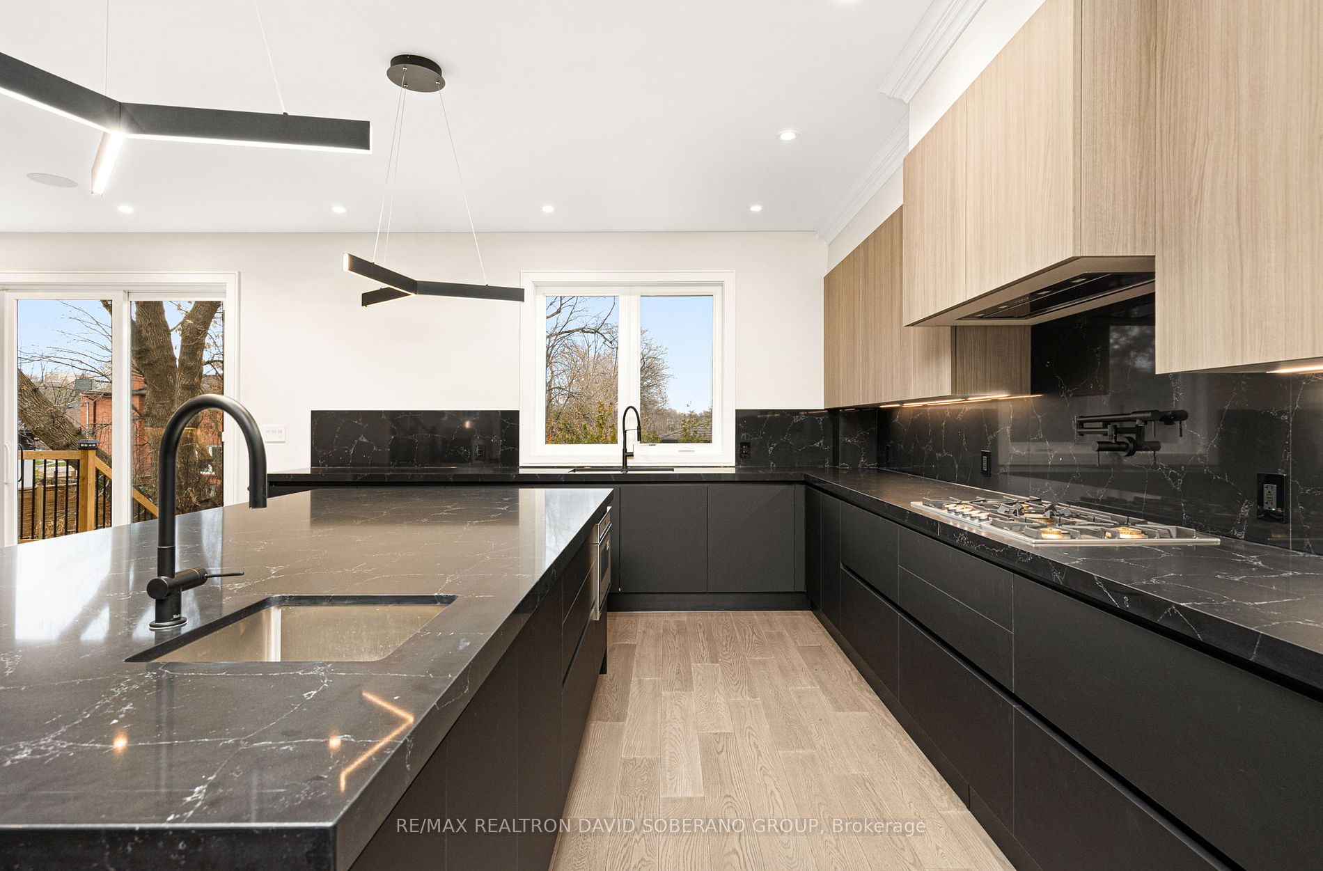 5 Yeomans Rd