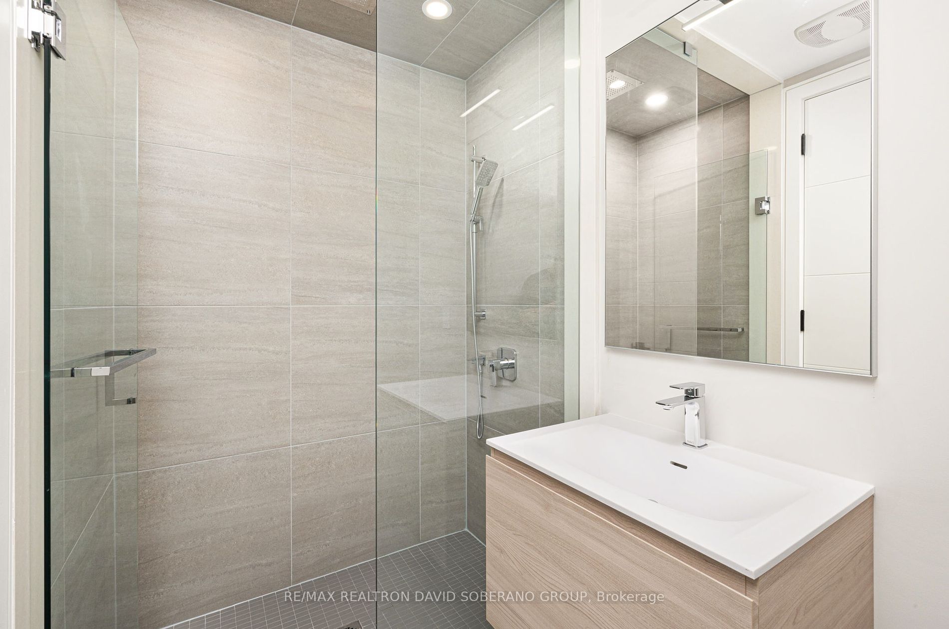 5 Yeomans Rd