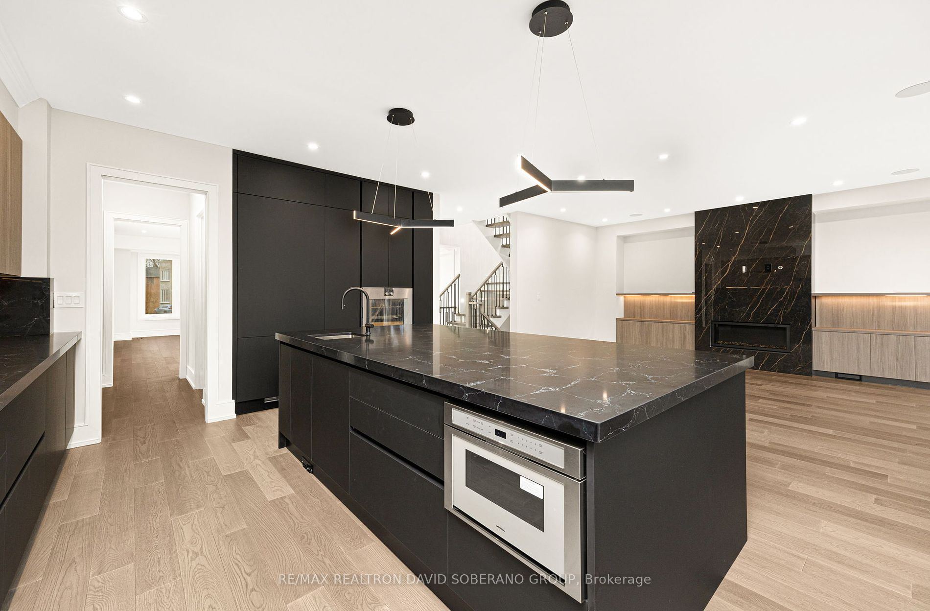 5 Yeomans Rd