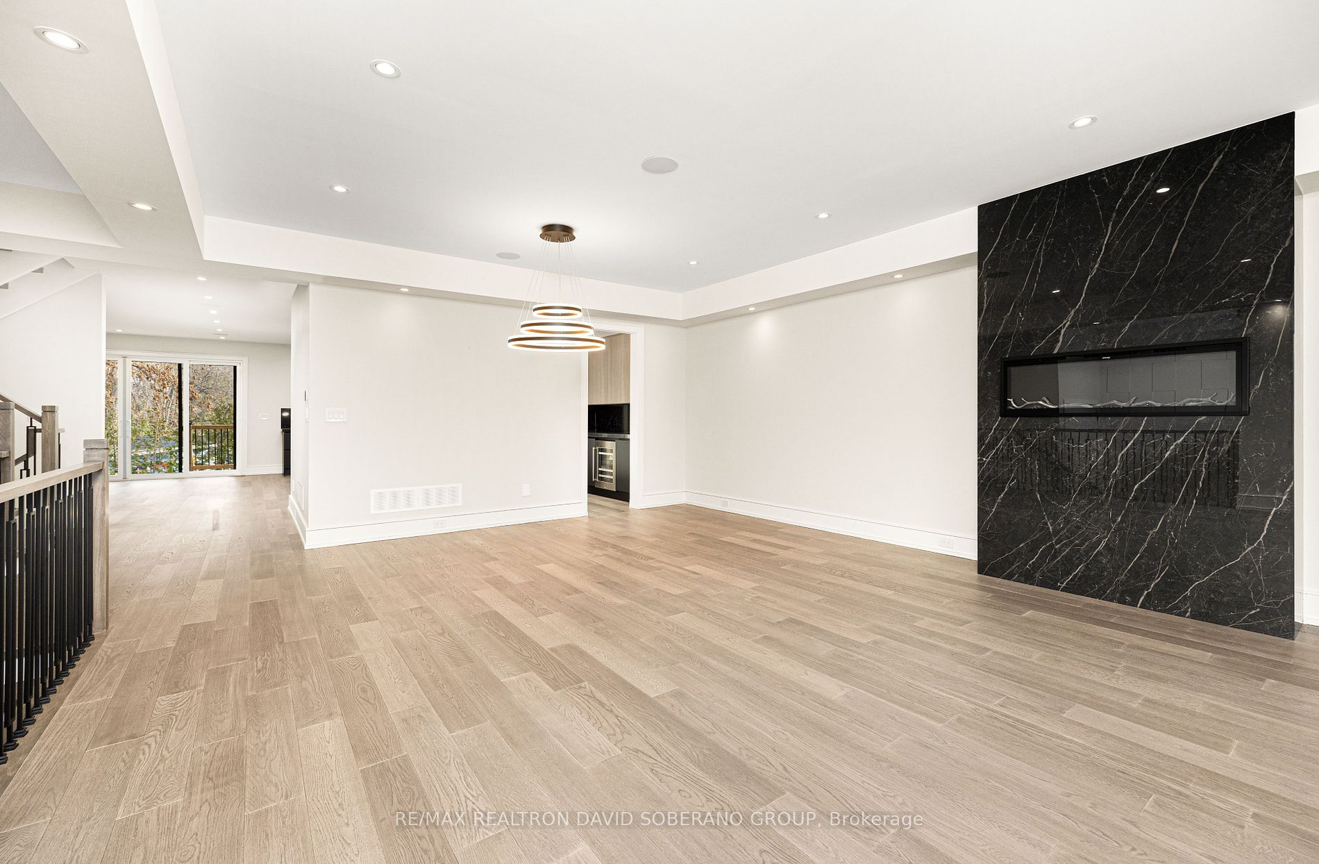 5 Yeomans Rd