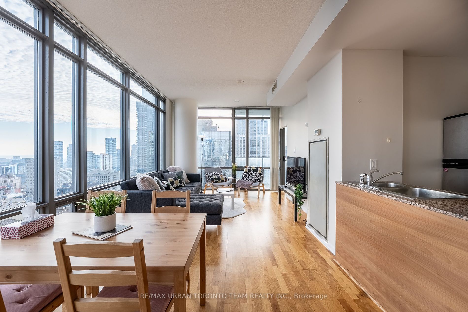 38 Grenville Street, #3207