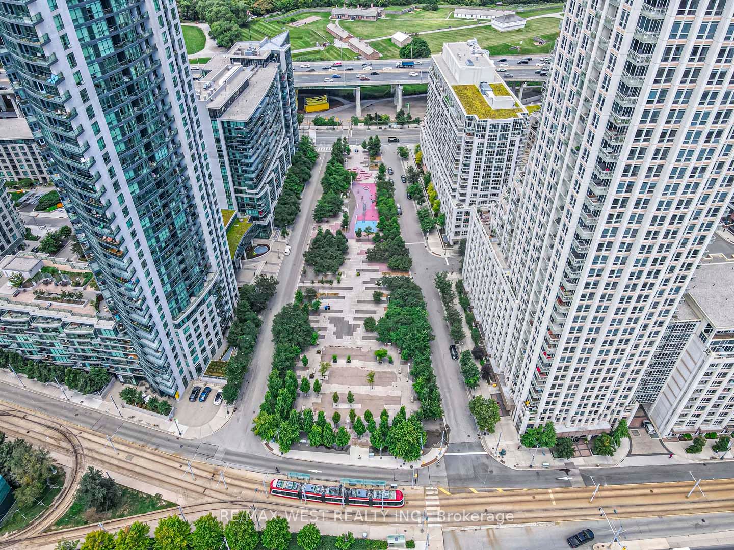 215 Fort York Blvd, #217