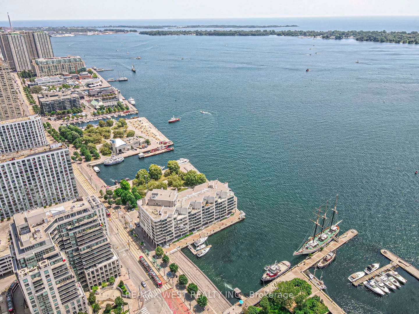 215 Fort York Blvd, #217
