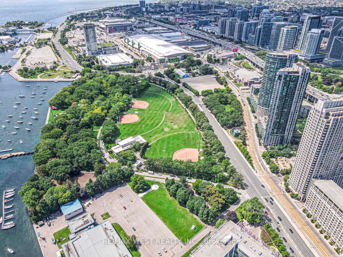 215 Fort York Blvd, #217