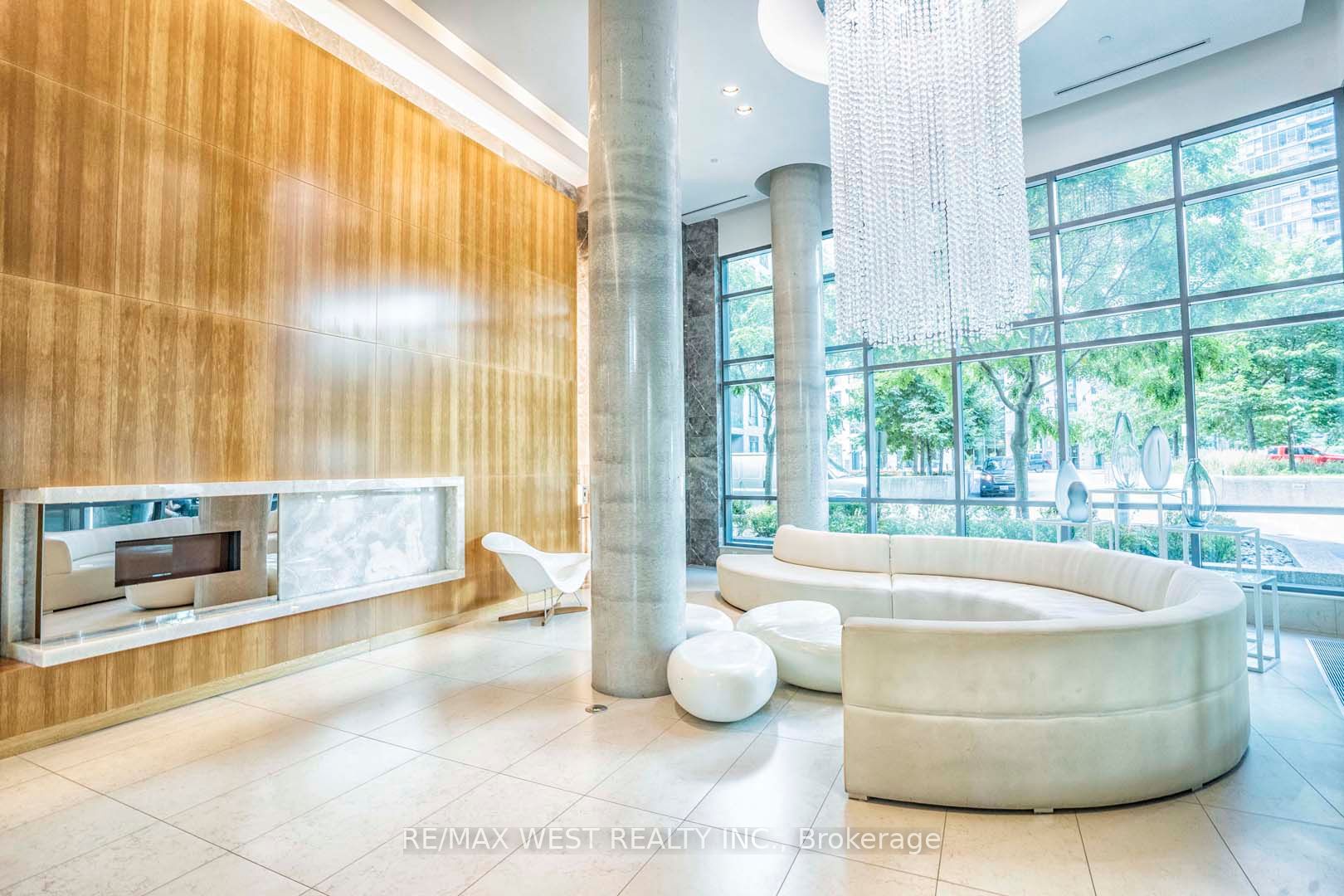 215 Fort York Blvd, #217